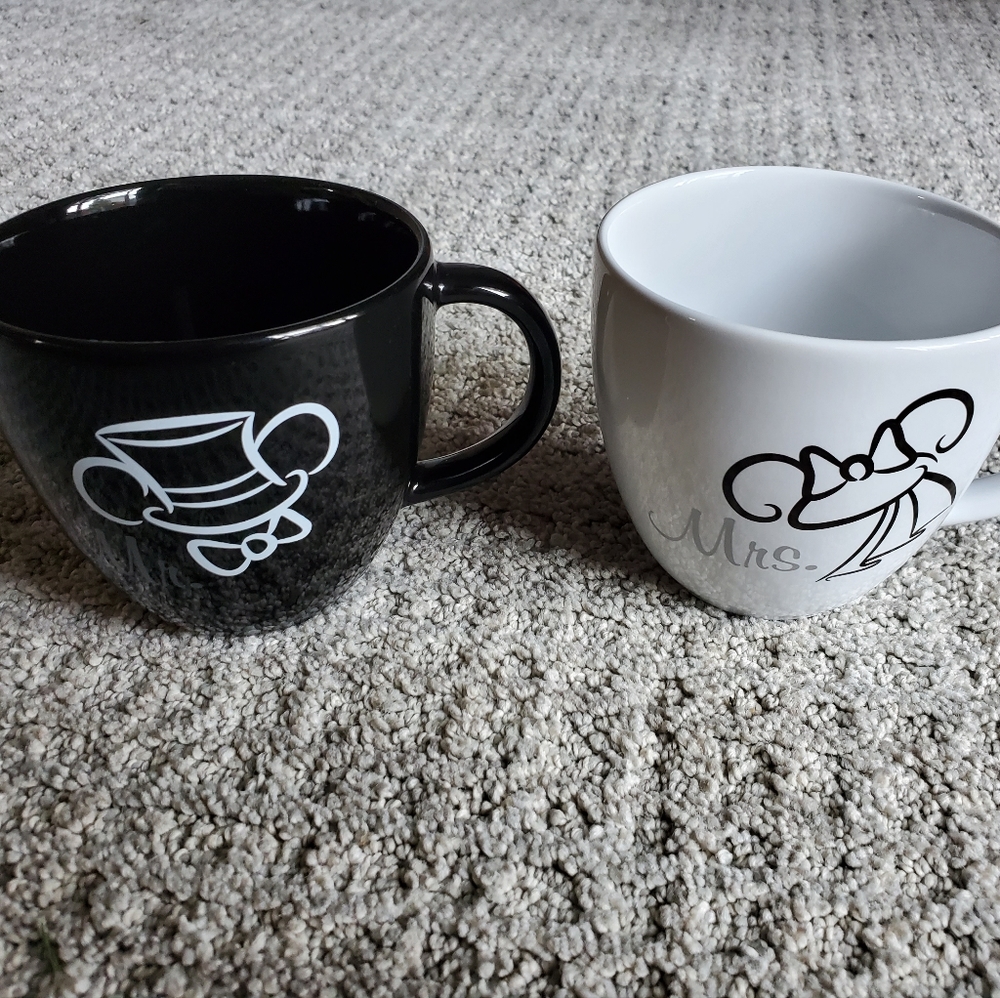 Mickey and Minnie Mouse Mug Set Mr. And Mrs. Pair